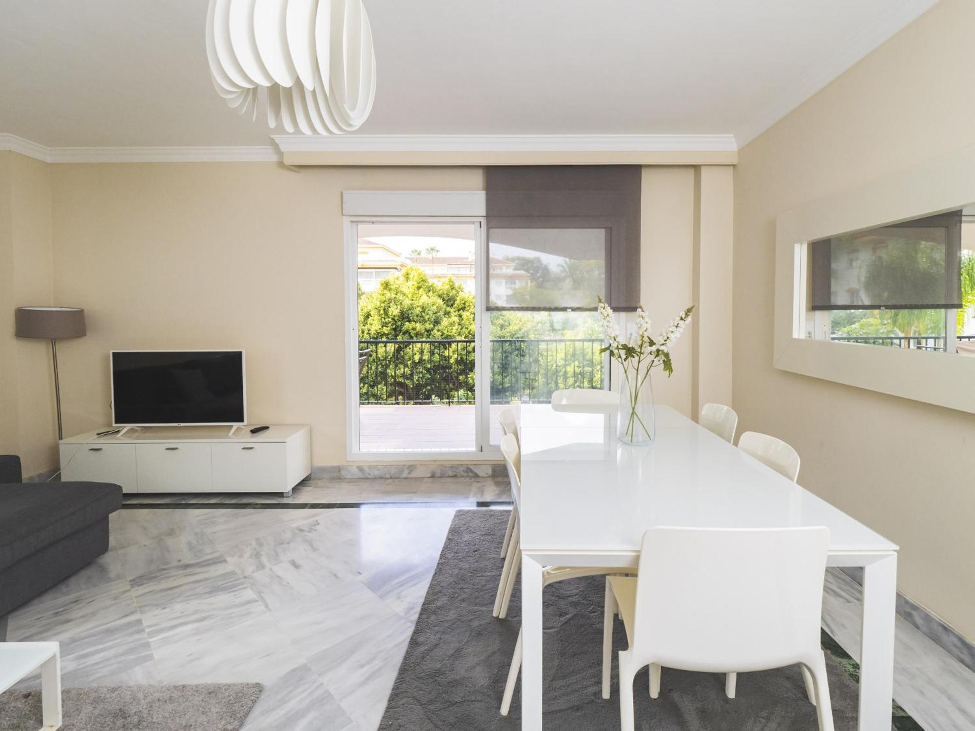 Apartamento Cubo's Mimosas & Parking Marbella