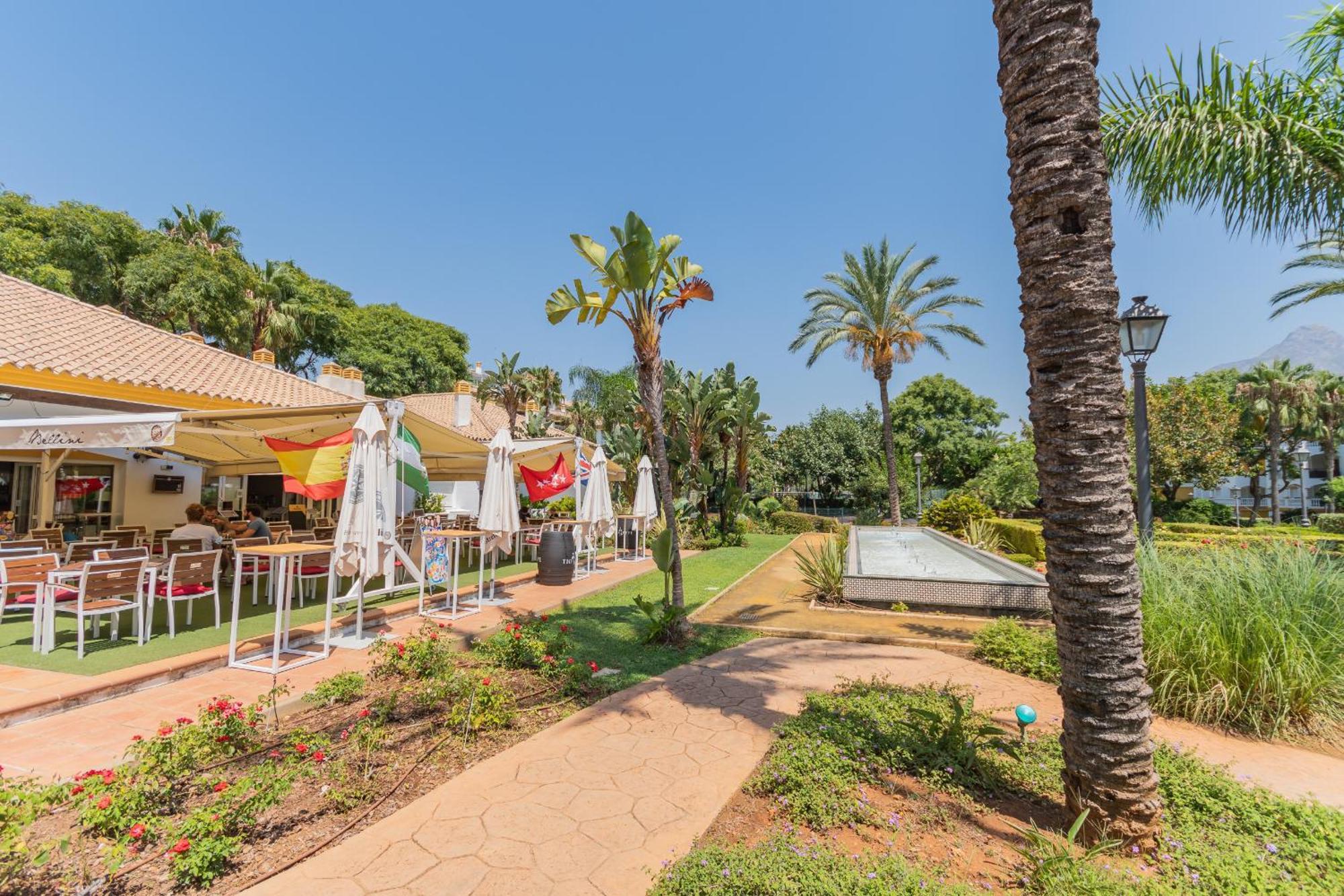 Cubo's Mimosas & Parking * Marbella