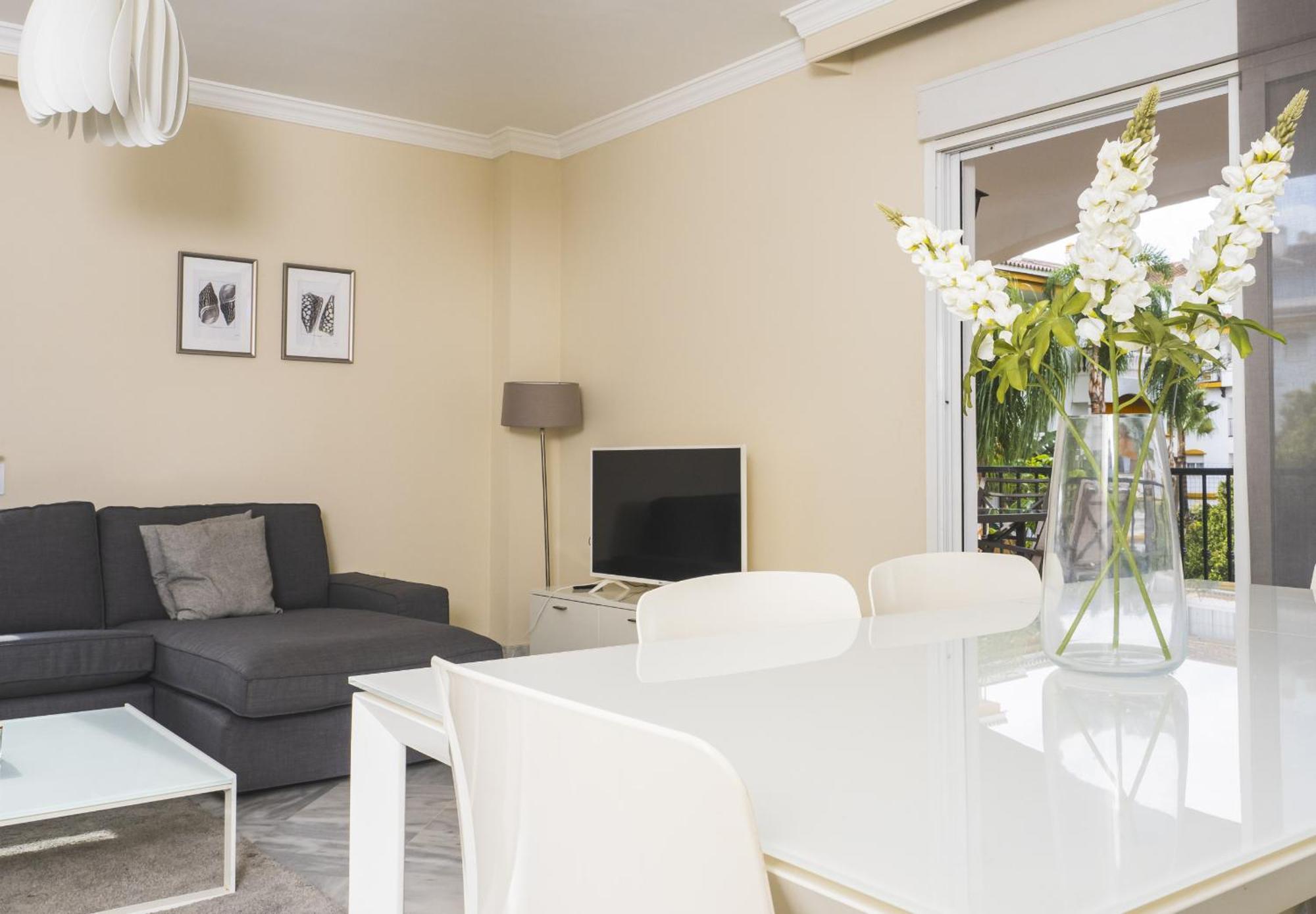 Cubo's Mimosas & Parking Apartamento Marbella