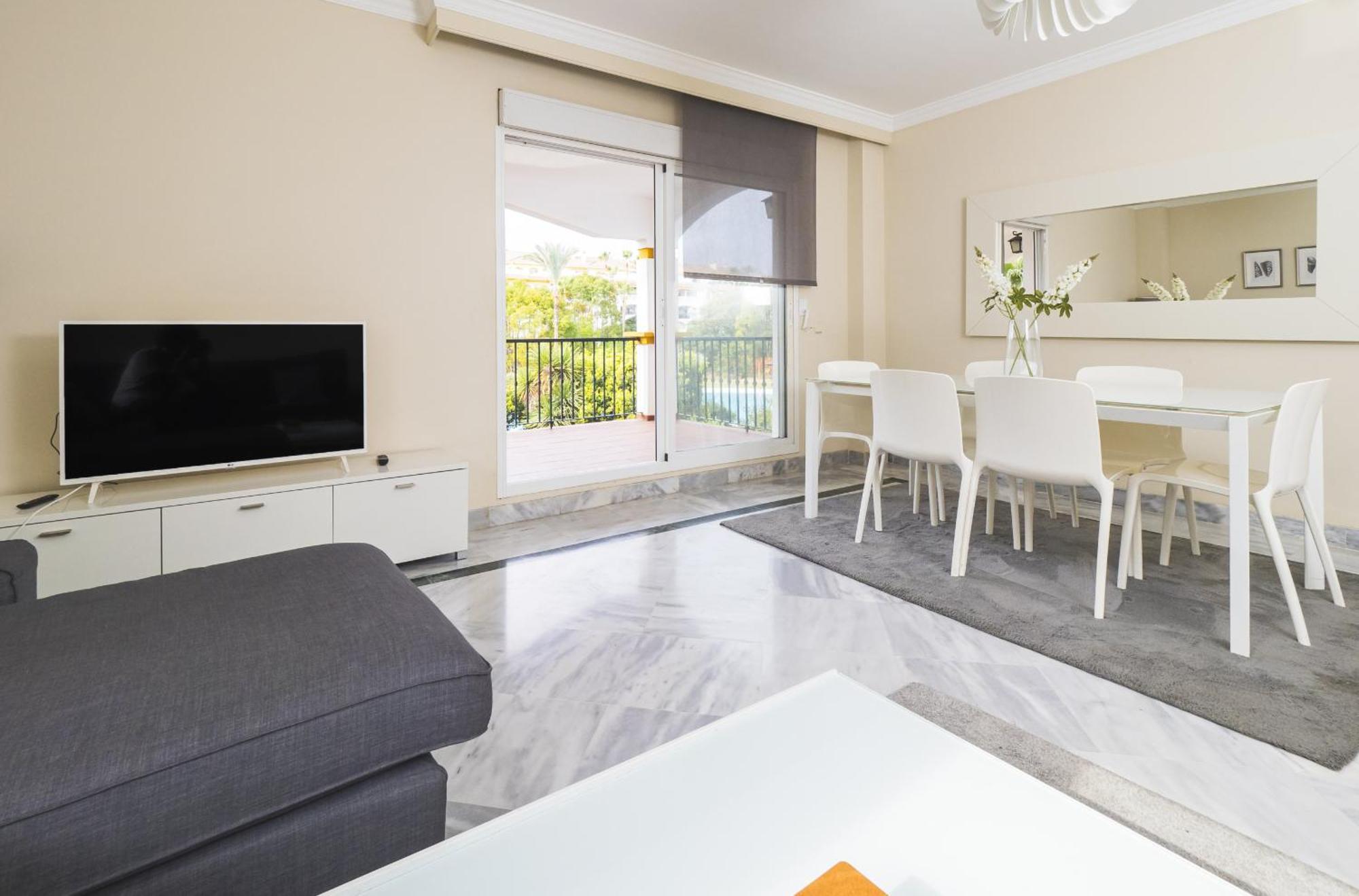 Cubo's Mimosas & Parking Apartamento *