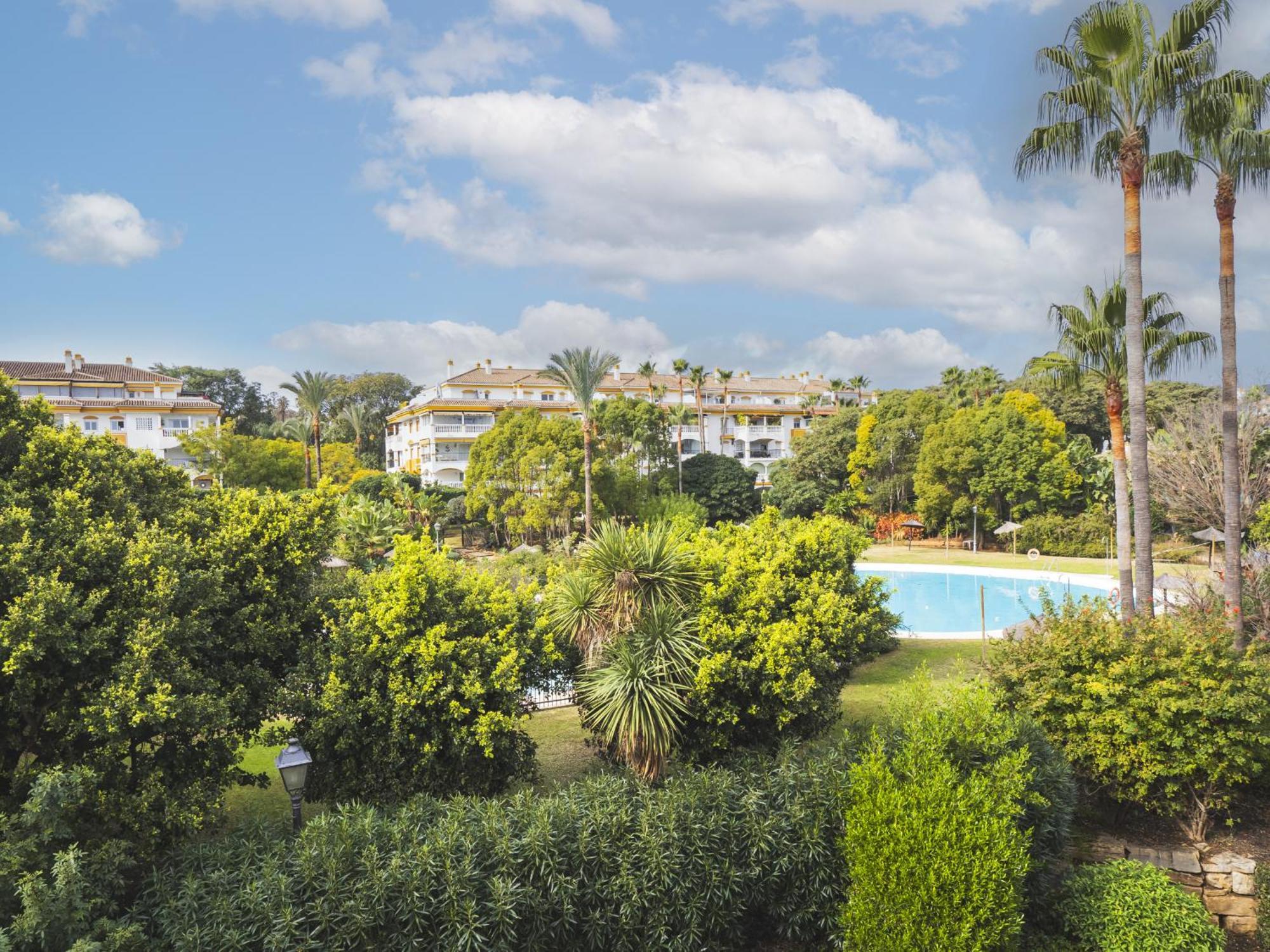 Cubo's Mimosas & Parking * Marbella